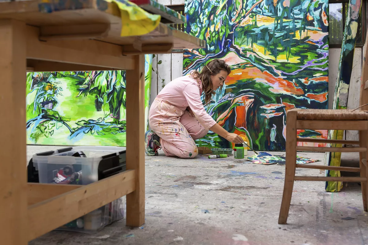 Elisia Poelman working at Van Gogh Air (Zundert)